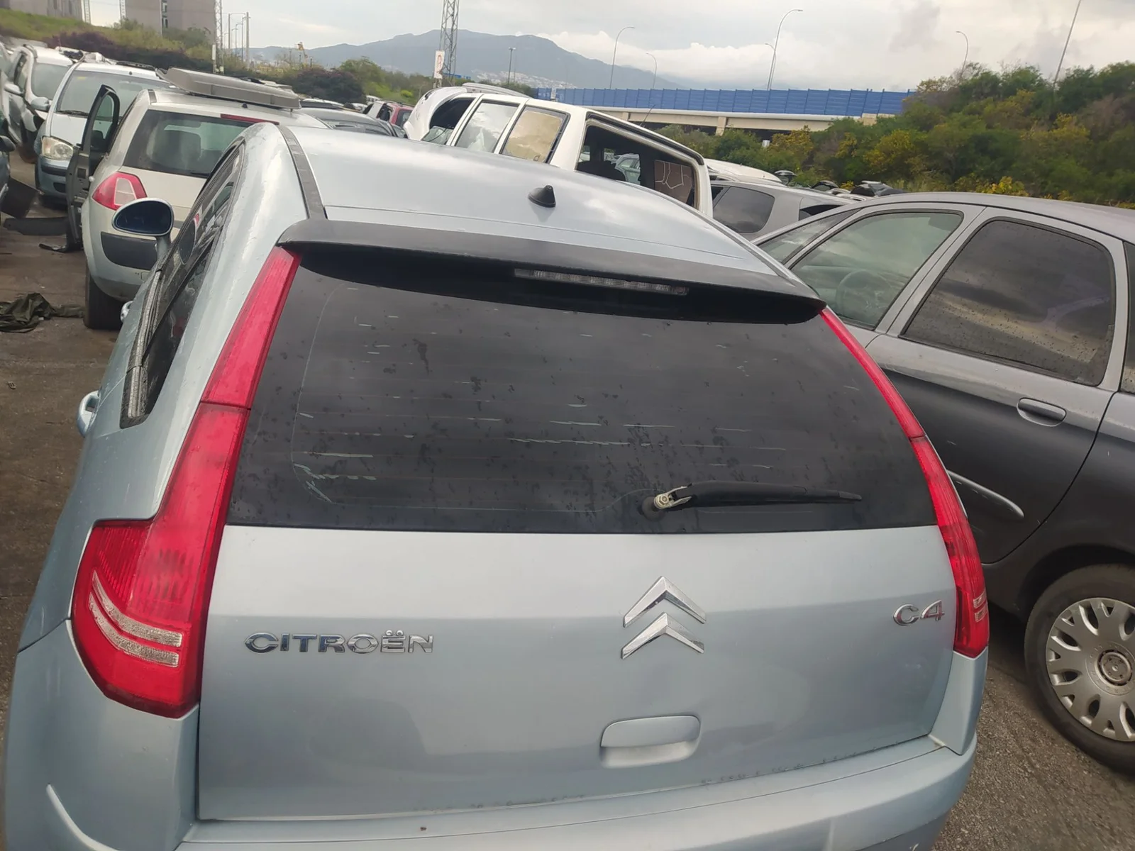 Foto de PORTON TRASERO CITROEN C4 BERLINA 1.6 16V CAT (NFU / TU5JP4) (109 CV / 80 KW) referencia 8701T9