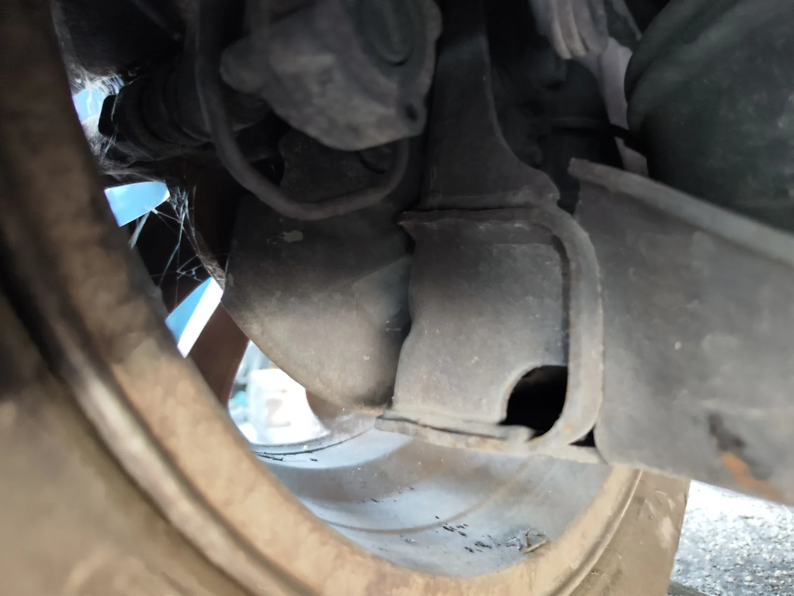 Foto de PINZA DE FRENO TRASERA IZQUIERDA CITROEN GRAND C4 PICASSO 1.6 16V HDi FAP (109 CV / 80 KW)