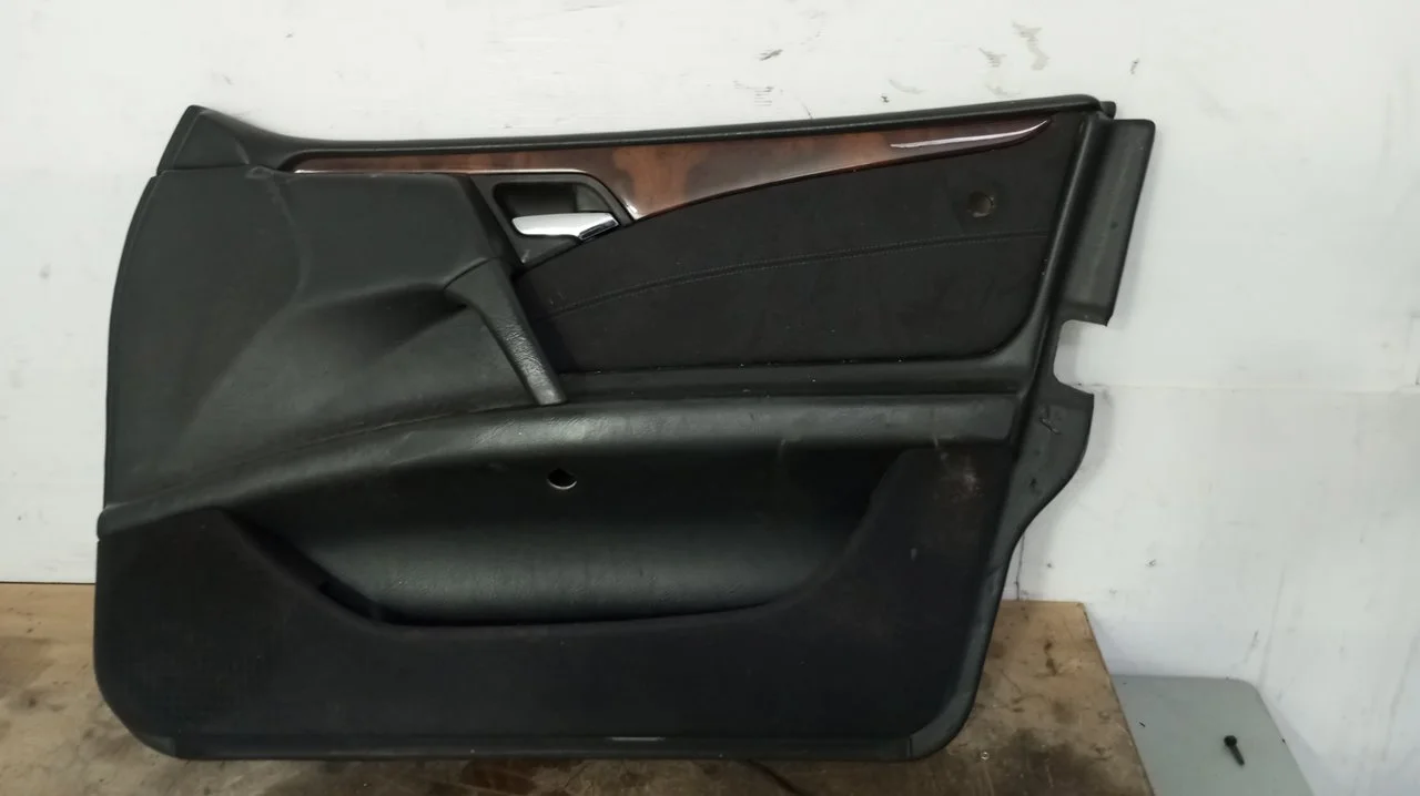 Foto de GUARNECIDO PUERTA DELANTERA DERECHA MERCEDES-BENZ CLASE E (BM 210) BERLINA 3.0 Turbodiesel CAT (177 CV / 130 KW) referencia A2107208462