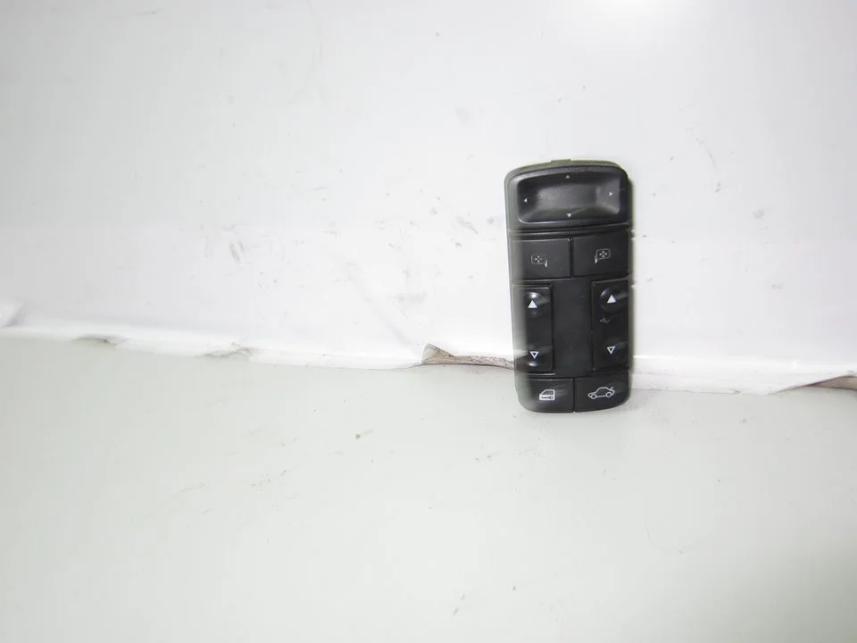 Foto de MANDO ELEVALUNAS DELANTERO IZQUIERDO OPEL VECTRA C BERLINA 2.0 DTI (101 CV / 74 KW) referencia 687833988