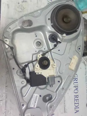 Foto de ELEVALUNAS TRASERO IZQUIERDO FORD FOCUS BERLINA (CAP) referencia P7700428029A
