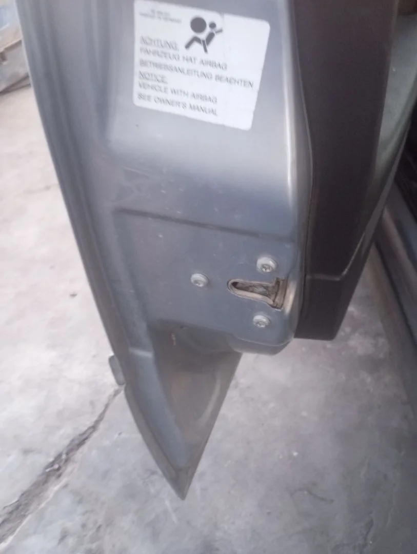 Foto de CERRADURA PUERTA DELANTERA IZQUIERDA OPEL ASTRA G BERLINA 1.6 CAT (Z 16 SE / L55) (84 CV / 62 KW) referencia 24444011