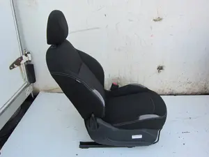 Foto de JUEGO ASIENTOS COMPLETO PEUGEOT 208 1.4 HDi FAP (68 CV / 50 KW) foto 6