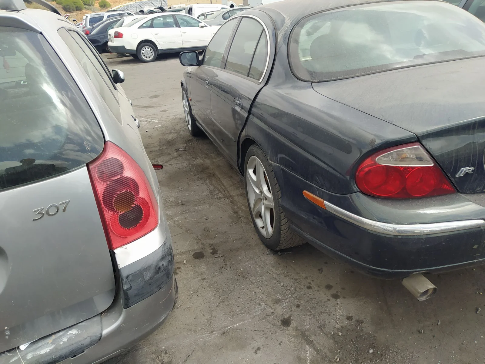 Foto de LUNA TRASERA IZQUIERDA JAGUAR S-TYPE (03.1999) 4.0 V8 32V CAT (276 CV / 203 KW)
