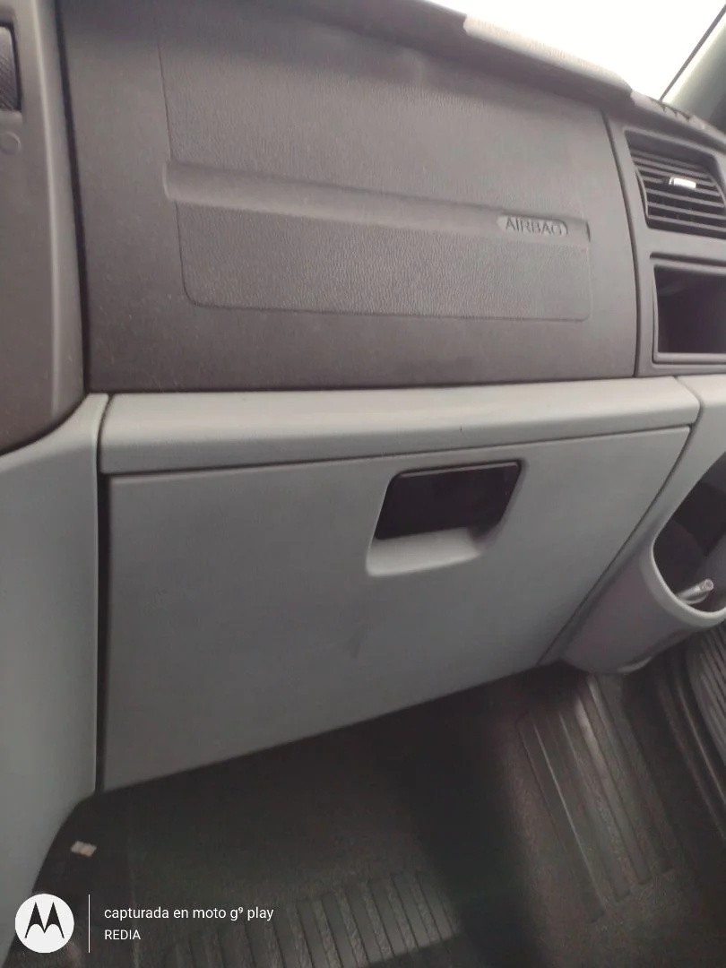 Foto de GUANTERA FORD TRANSIT COMBI (TT9) 2.4 TDCi CAT (116 CV / 85 KW)