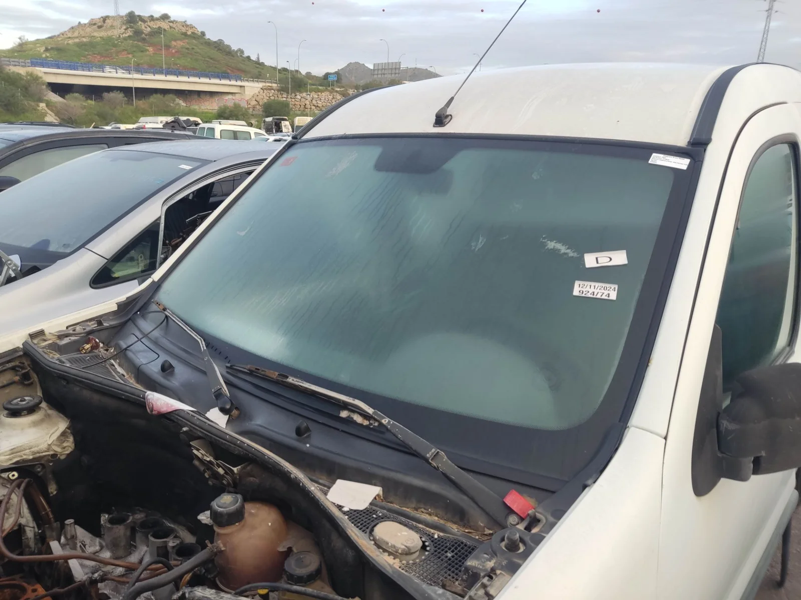 Foto de PARABRISAS RENAULT KANGOO I (F/KC0) 1.2 (58 CV / 43 KW) referencia 7701066909