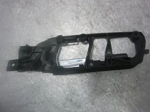 Foto de MANETA INTERIOR DELANTERA DERECHA VOLKSWAGEN POLO IV (9N3) 1.4 16V (80 CV / 59 KW) referencia 6Q0837174 foto 3