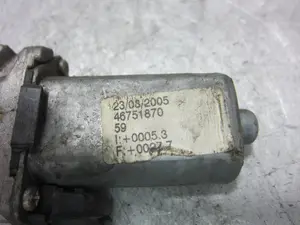 Foto de MOTOR ELEVALUNAS DELANTERO DERECHO ALFA ROMEO 147 (190) 1.9 JTD CAT (101 CV / 74 KW) referencia 46751870 foto 2