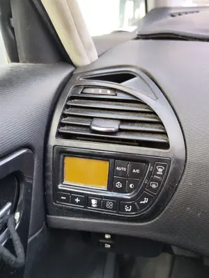 Foto de MANDO CALEFACCION / AIRE ACONDICIONADO CITROEN GRAND C4 PICASSO 1.6 16V HDi FAP (109 CV / 80 KW) foto 2