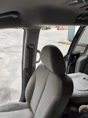 Foto de CINTURON SEGURIDAD DELANTERO DERECHO KIA CARNIVAL 2.9 CRDi CAT (185 CV / 136 KW)