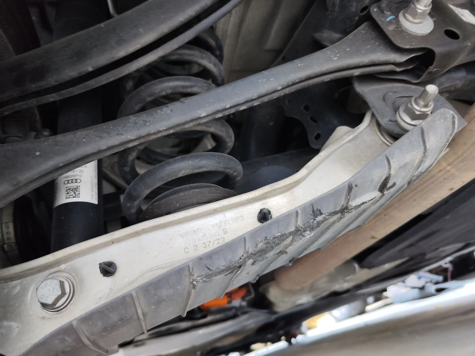 Foto de BARRA ESTABILIZADORA TRASERA AUDI Q5 FYG Híbrido 220 kW (2.0 Ltr. - 195 kW TFSI) (299 CV / 220 KW) referencia 80A511305AB