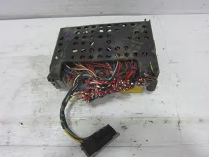 Foto de CAJA RELES / FUSIBLES OPEL ASTRA G COUPE 1.8 16V (125 CV / 92 KW) referencia 24431677 foto 3