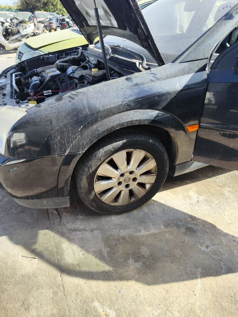 Foto de ALETA DELANTERA IZQUIERDA OPEL VECTRA C BERLINA 2.2 16V DTI CAT (Y 22 DTR / L50) (125 CV / 92 KW) referencia 93172024