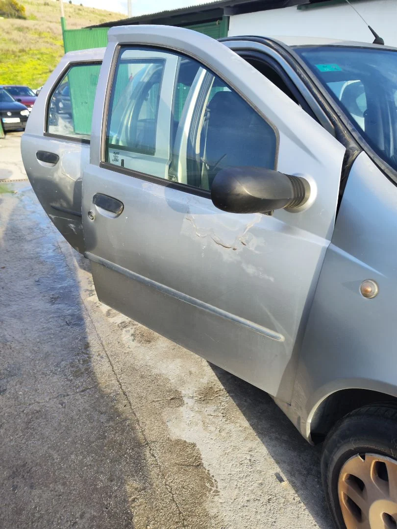 Foto de PUERTA DELANTERA DERECHA FIAT II PUNTO (188) BERLINA 1.2 CAT (60 CV / 44 KW) referencia 0071765848