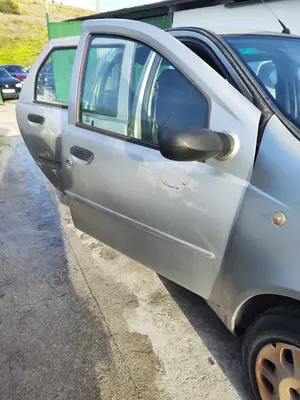 Foto de PUERTA DELANTERA DERECHA FIAT II PUNTO (188) BERLINA 1.2 CAT (60 CV / 44 KW) referencia 0071765848