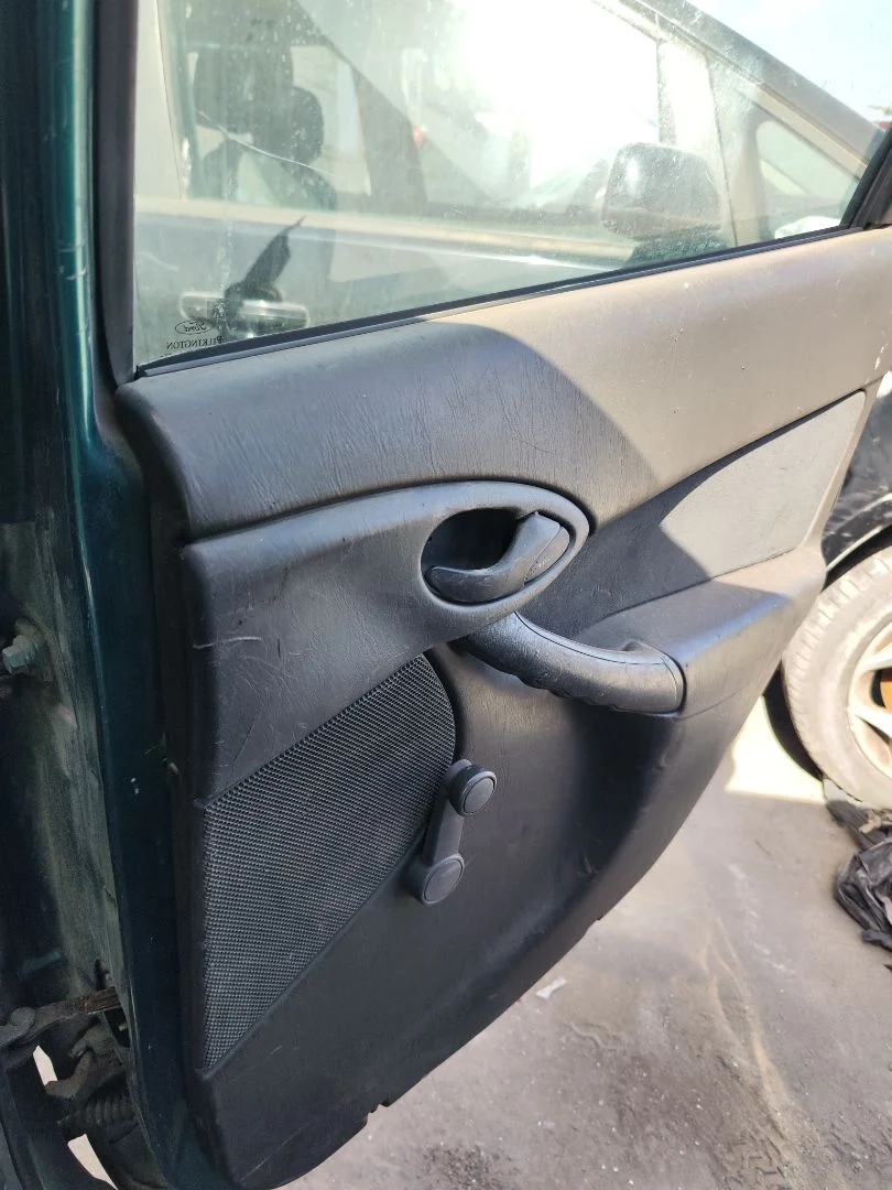 Foto de ELEVALUNAS TRASERO DERECHO FORD FOCUS BERLINA (CAK) 1.6 16V CAT (101 CV / 74 KW)
