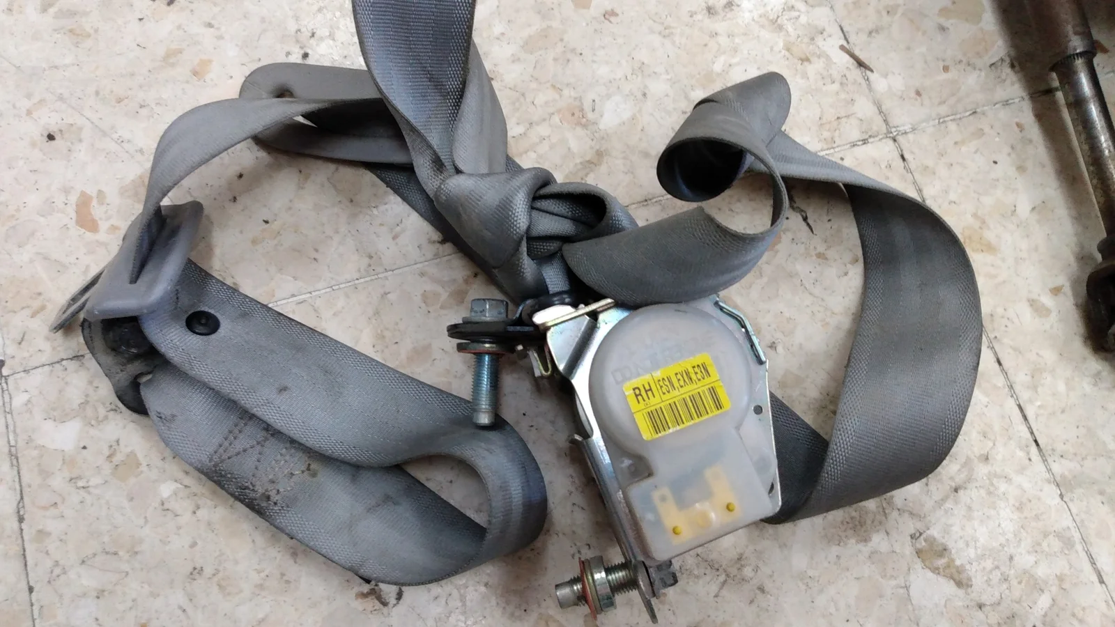 Foto de CINTURON SEGURIDAD TRASERO DERECHO KIA PICANTO (SA) 1.1 CAT (65 CV / 48 KW) referencia 8982007000NL