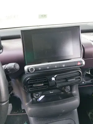 Foto de SISTEMA AUDIO / RADIO CD CITROEN C4 CACTUS 1.2 12V VTi (82 CV / 60 KW) foto 3