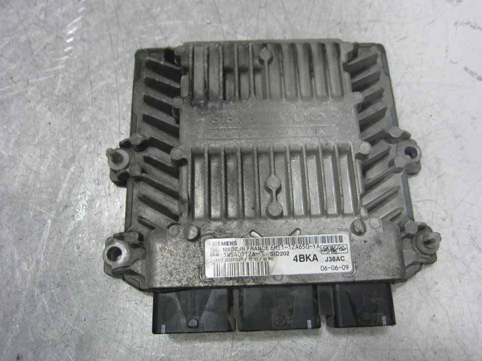 Foto de CENTRALITA MOTOR UCE FORD FOCUS BERLINA (CAP) 1.8 TDCi Turbodiesel CAT (116 CV / 85 KW) referencia 6M5112A650YA