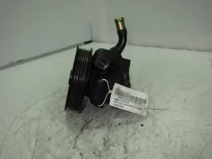 Foto de BOMBA DIRECCION FORD FOCUS BERLINA (CAK) referencia XS4E3A733AC foto 2