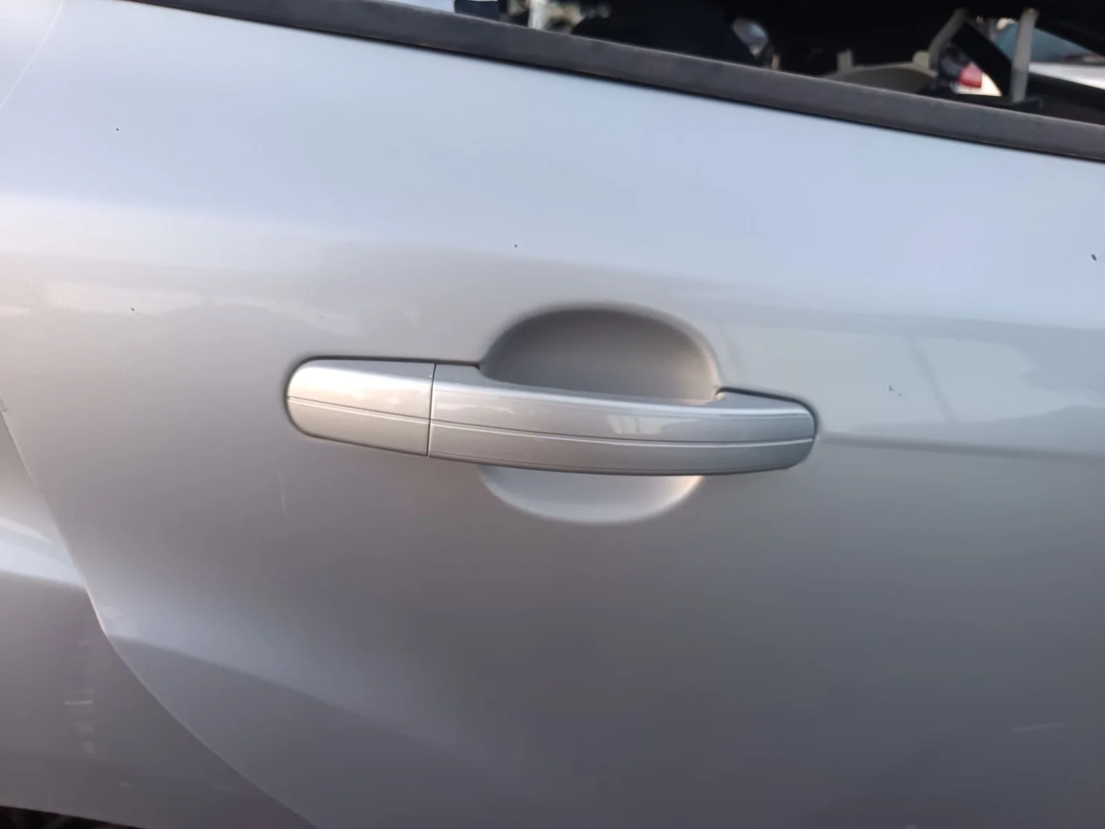 Foto de MANETA EXTERIOR TRASERA DERECHA FORD FOCUS BERLINA (CEW) 1.0 EcoBoost CAT (125 CV / 92 KW)