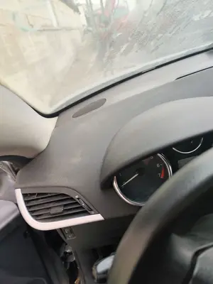 Foto de SALPICADERO PEUGEOT 207 CC CABRIO-COUPÉ 1.6 16V (120 CV / 88 KW)