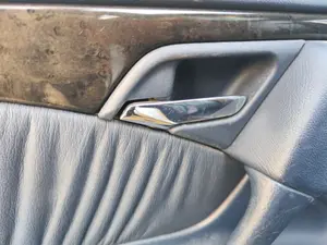 Foto de MANETA INTERIOR TRASERA IZQUIERDA MERCEDES-BENZ CLASE E (BM 210) BERLINA 3.2 CDI CAT (197 CV / 145 KW) referencia A2107660164 9B51 foto 2