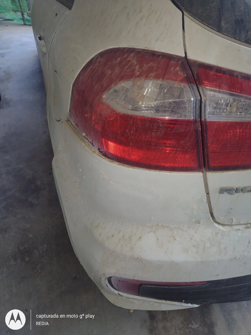 Foto de PILOTO TRASERO IZQUIERDO KIA RIO (UB) 1.2 CAT (86 CV / 63 KW)
