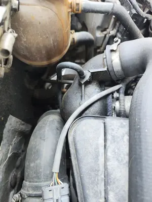 Foto de TUBOS AIRE ACONDICIONADO RENAULT KANGOO I (F/KC0) 1.9 dCi Diesel CAT (84 CV / 62 KW)