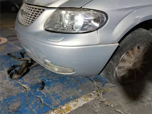 Foto de PARAGOLPES DELANTERO CHRYSLER VOYAGER (RG) foto 3