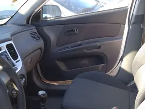 Foto de GUARNECIDO PUERTA DELANTERA DERECHA KIA RIO (JB) 1.5 CRDi (110 CV / 81 KW)