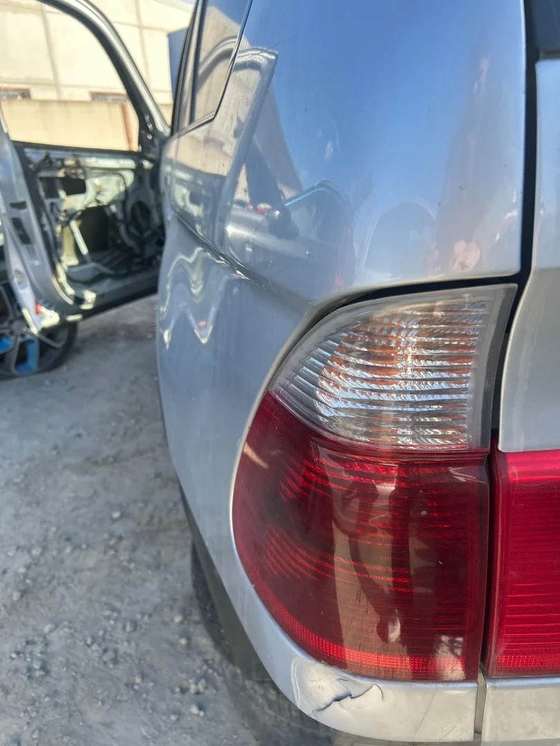 Foto de PILOTO TRASERO IZQUIERDO BMW SERIE X5 (E53) 3.0 Turbodiesel CAT (218 CV / 160 KW)