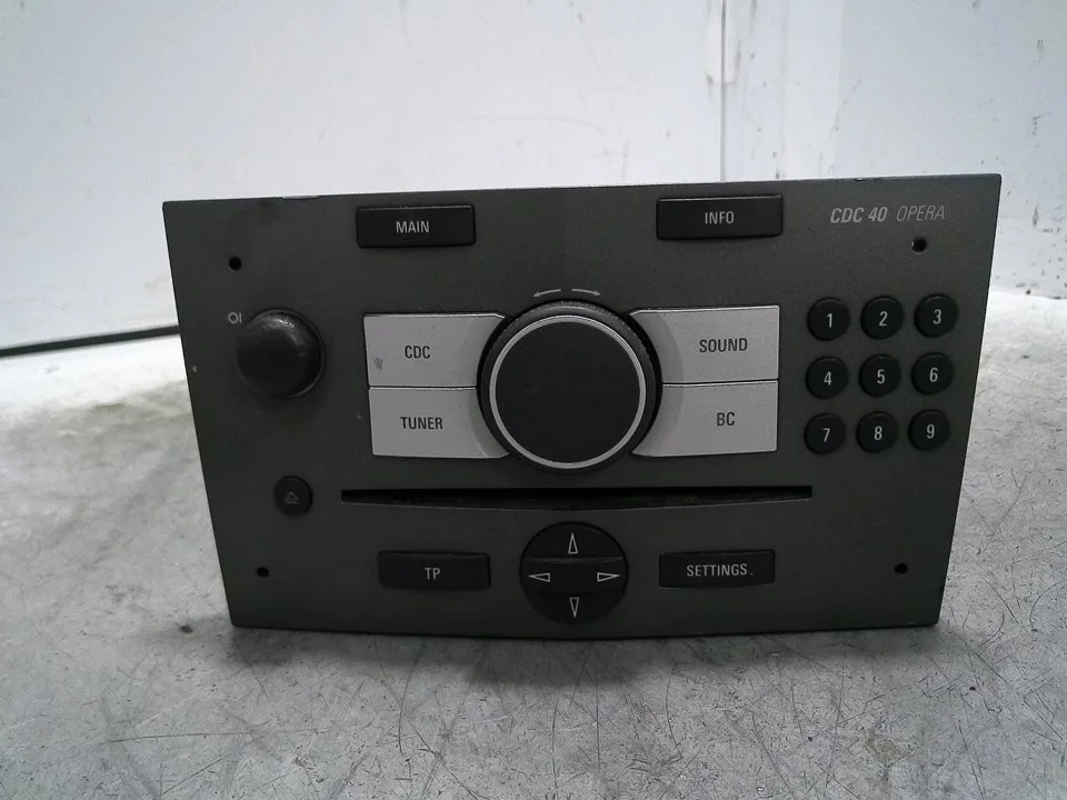 Foto de SISTEMA AUDIO / RADIO CD OPEL ASTRA H BERLINA 1.7 16V CDTI (101 CV / 74 KW) referencia 13121030