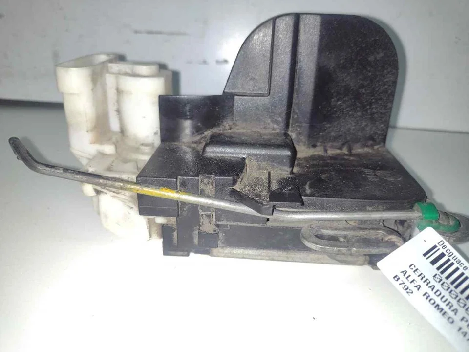 Foto de CERRADURA PUERTA TRASERA IZQUIERDA ALFA ROMEO 147 (190) referencia B792