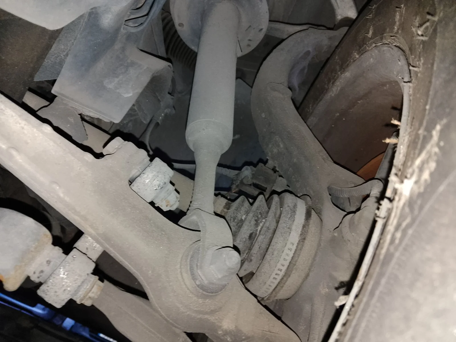 Foto de BIELETA ESTABILIZADORA DELANTERA DERECHA VOLKSWAGEN PASSAT BERLINA (3B3) 1.9 TDI (131 CV / 96 KW)