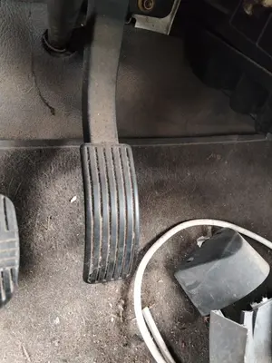 Foto de PEDAL ACELERADOR NISSAN CABSTAR E 3.0 Diesel (120 CV / 88 KW)