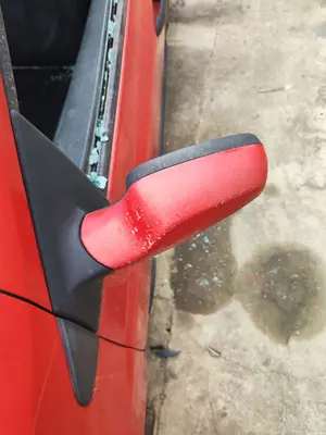 Foto de RETROVISOR IZQUIERDO RENAULT CLIO III 1.5 dCi Diesel CAT (86 CV / 63 KW)