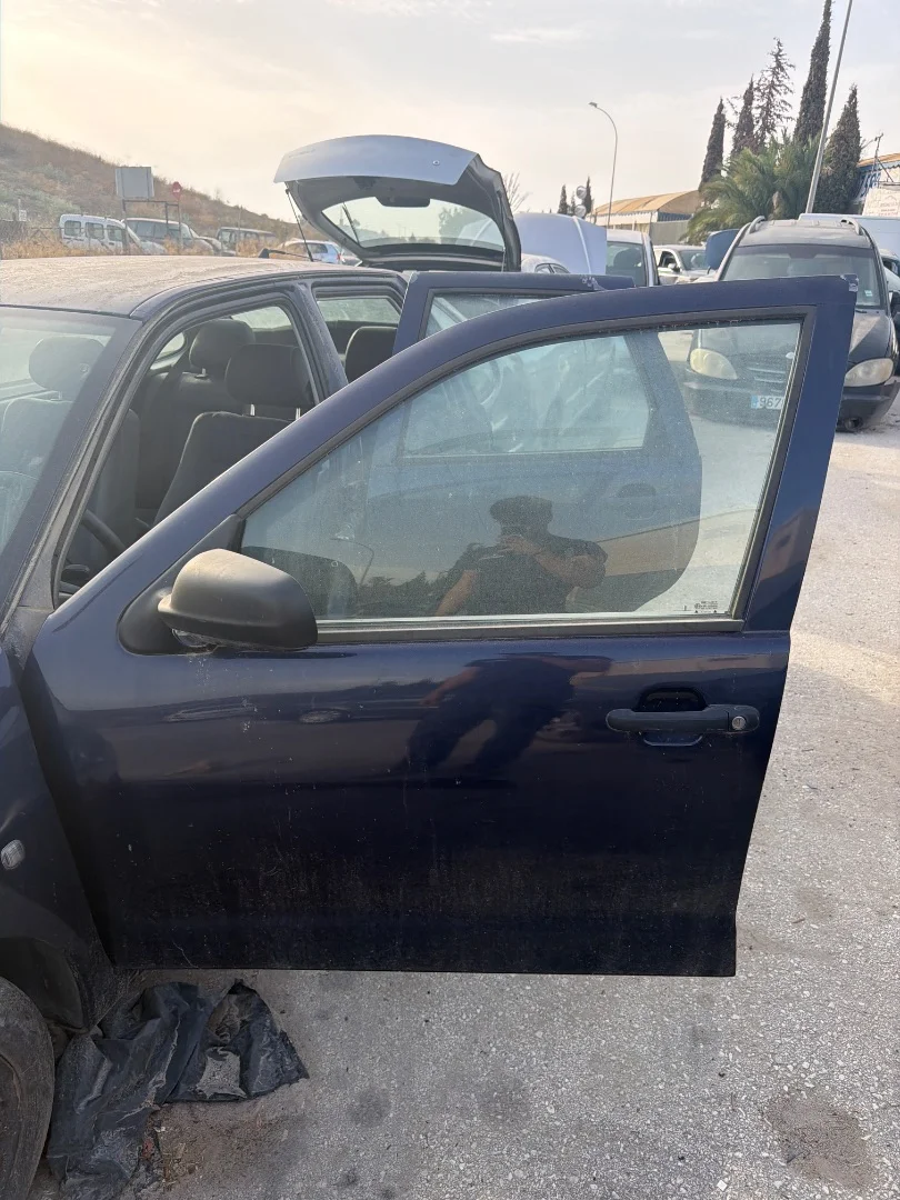 Foto de PUERTA DELANTERA IZQUIERDA SEAT CORDOBA BERLINA (6K2)