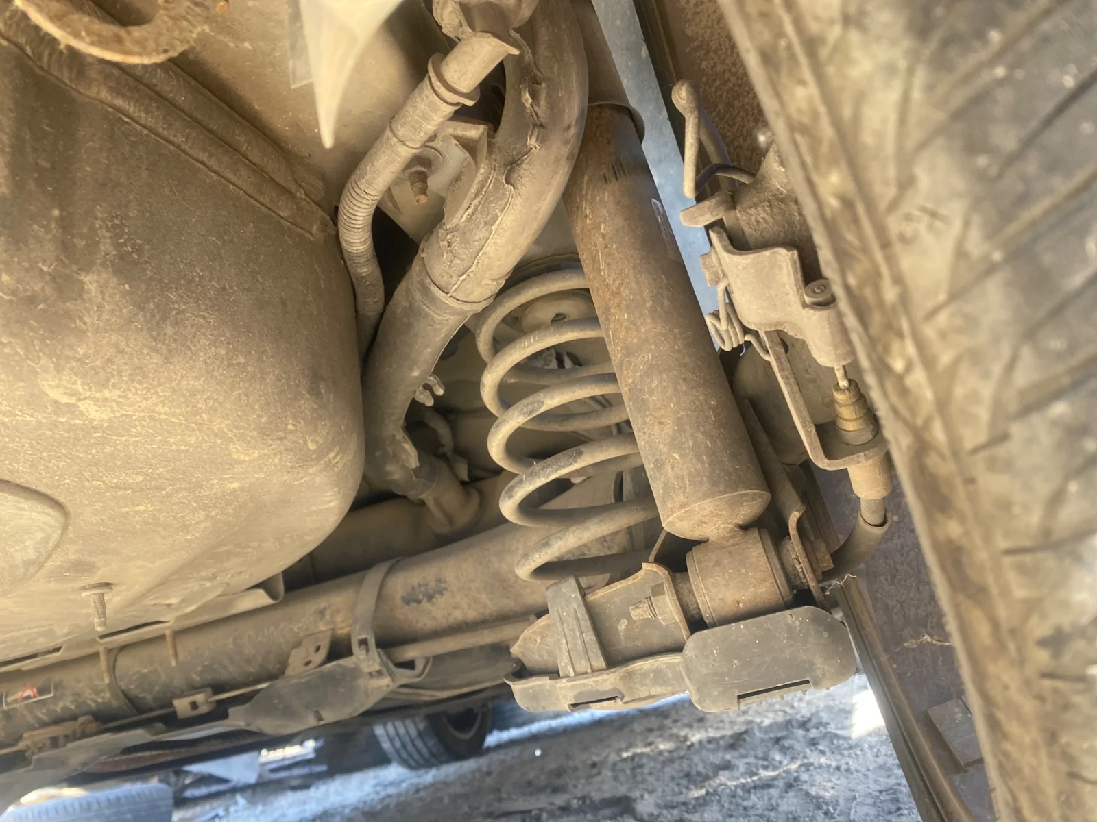 Foto de AMORTIGUADOR TRASERO DERECHO PEUGEOT 3008 1.6 16V (120 CV / 88 KW)