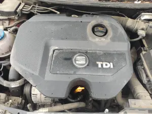 Foto de TAPA MOTOR SEAT IBIZA (6L1) 1.9 TDI (101 CV / 74 KW)