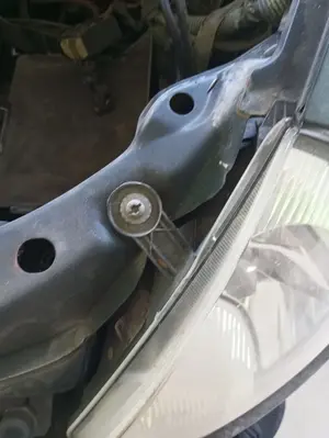 Foto de FARO IZQUIERDO FORD KA (CCQ) 1.3 CAT (50 CV / 37 KW) referencia 1079425 foto 2