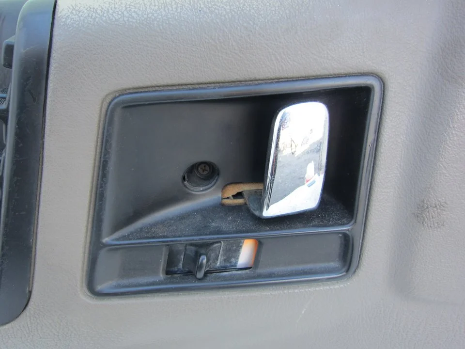 Foto de MANETA INTERIOR DELANTERA IZQUIERDA CHRYSLER JEEP GR.CHEROKEE (ZJ)/(Z) 5.2 V8 CAT (211 CV / 155 KW)