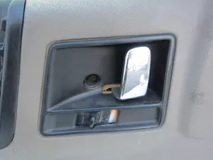 Foto de MANETA INTERIOR DELANTERA IZQUIERDA CHRYSLER JEEP GR.CHEROKEE (ZJ)/(Z) 5.2 V8 CAT (211 CV / 155 KW)
