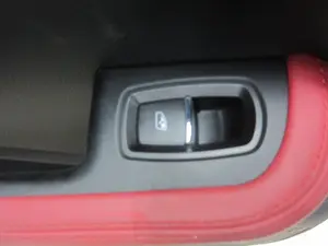 Foto de MANDO ELEVALUNAS TRASERO IZQUIERDO PORSCHE MACAN (95BA)