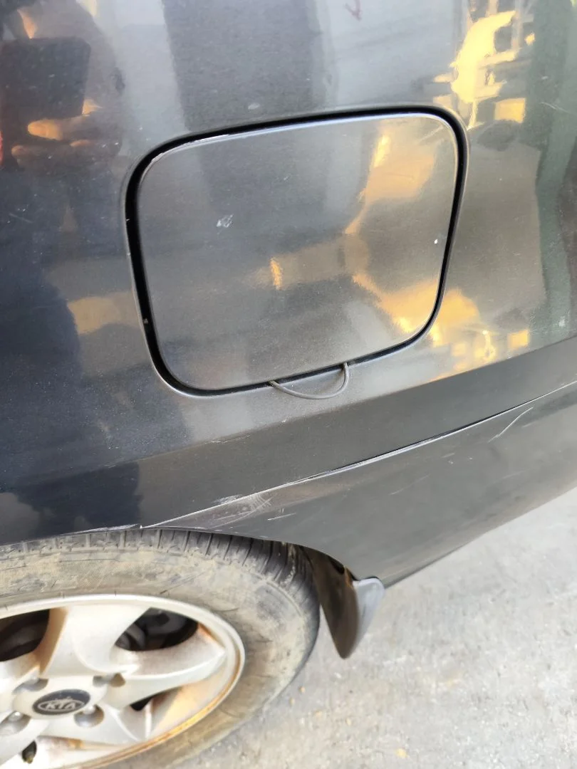 Foto de TAPA EXTERIOR COMBUSTIBLE KIA CARENS (RS) 2.0 Turbodiesel CAT (113 CV / 83 KW) referencia 0K2FA42410