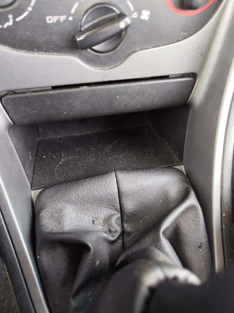 Foto de CENICERO PEUGEOT 307 (S1)(04.2001) 1.6 16V CAT (109 CV / 80 KW) referencia 8230T0