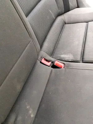 Foto de ENGANCHE CINTURON TRASERO IZQUIERDO AUDI A4 BERLINA (8K2) 2.0 16V TDI (143 CV / 105 KW)