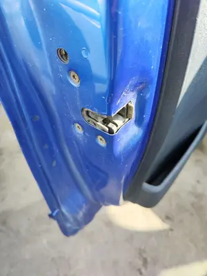Foto de CERRADURA PUERTA DELANTERA IZQUIERDA CITROEN C2 1.1  (60 CV / 44 KW)