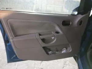 Foto de GUARNECIDO PUERTA DELANTERA IZQUIERDA FORD FIESTA (CBK) 1.4 16V CAT (80 CV / 59 KW) referencia 1378870 foto 2