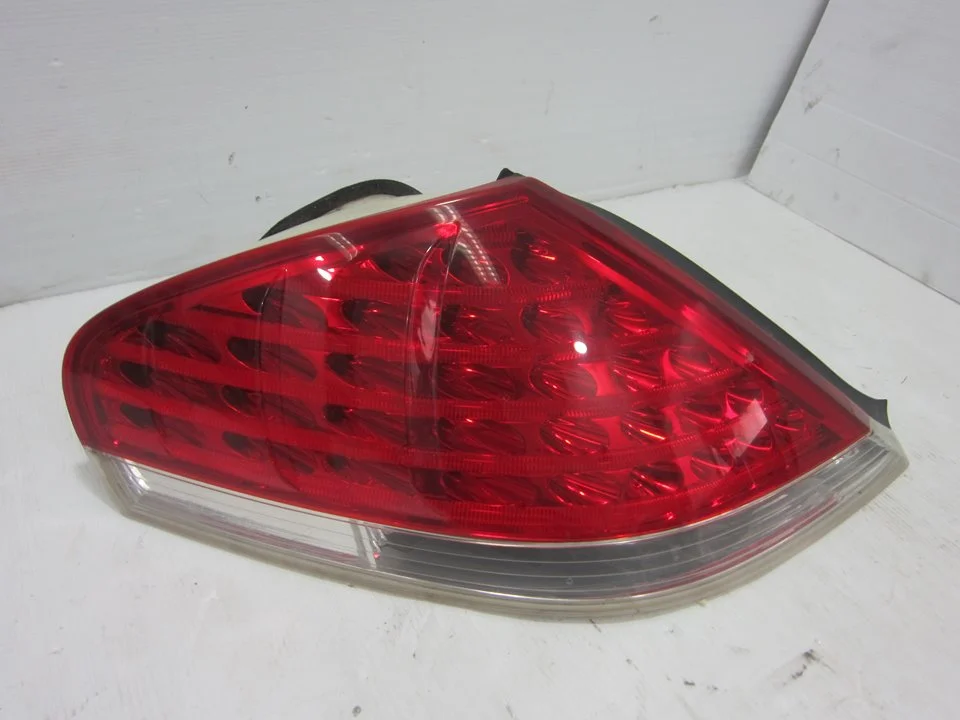 Foto de PILOTO TRASERO IZQUIERDO BMW SERIE 6 CABRIO (E64) 4.8 V8 CAT (367 CV / 270 KW) referencia 63216911891
